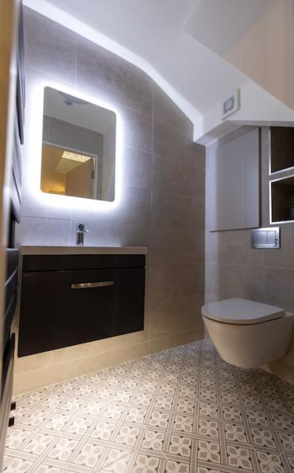 Luxury Town Centre Apartment Кукстаун Экстерьер фото
